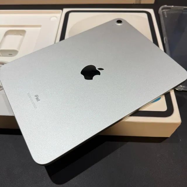 IPad 10 Silver Com caixa! Capa de brinde. Impecável. Saude 100%. Apple pencil original! - Foto 2