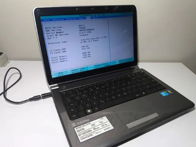 Notebook Itautec W7430 Intel Core i3 4GB RAM Para Conserto ou Retirada de Pecas