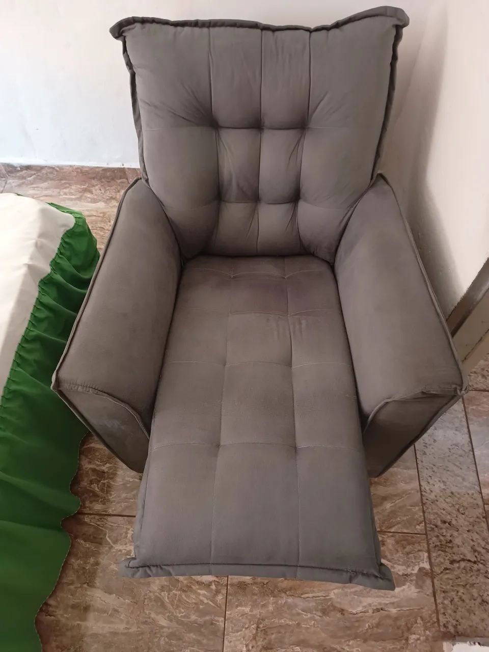 Vendo poltrona do papai.