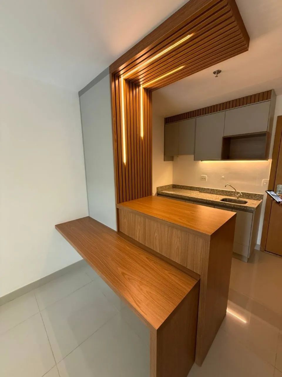 Cozinha Sob medida com balcão em led ( valor pode alterar) - Foto 4