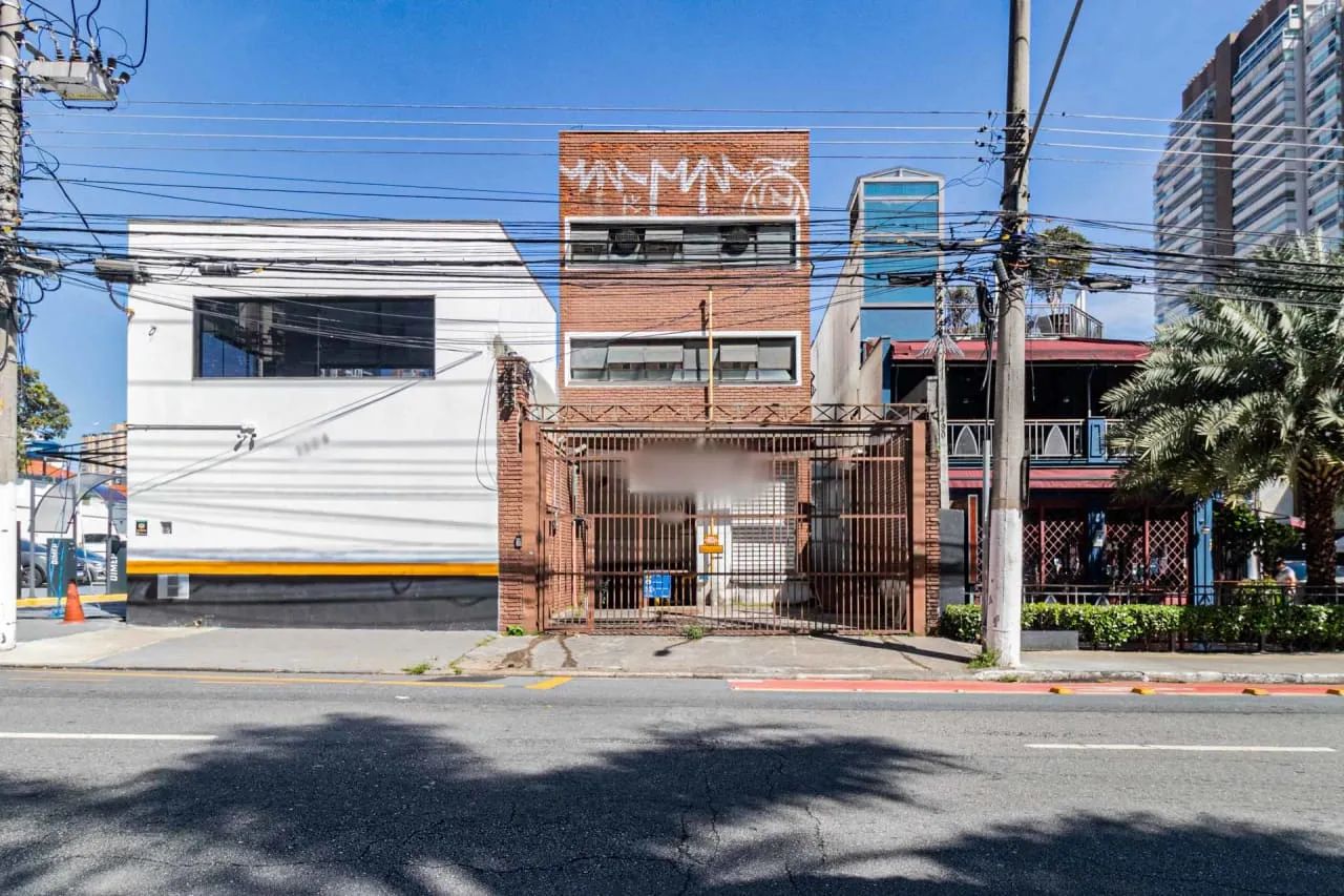 Prédio comercial na Rua Apucarana, 1498  574 m²