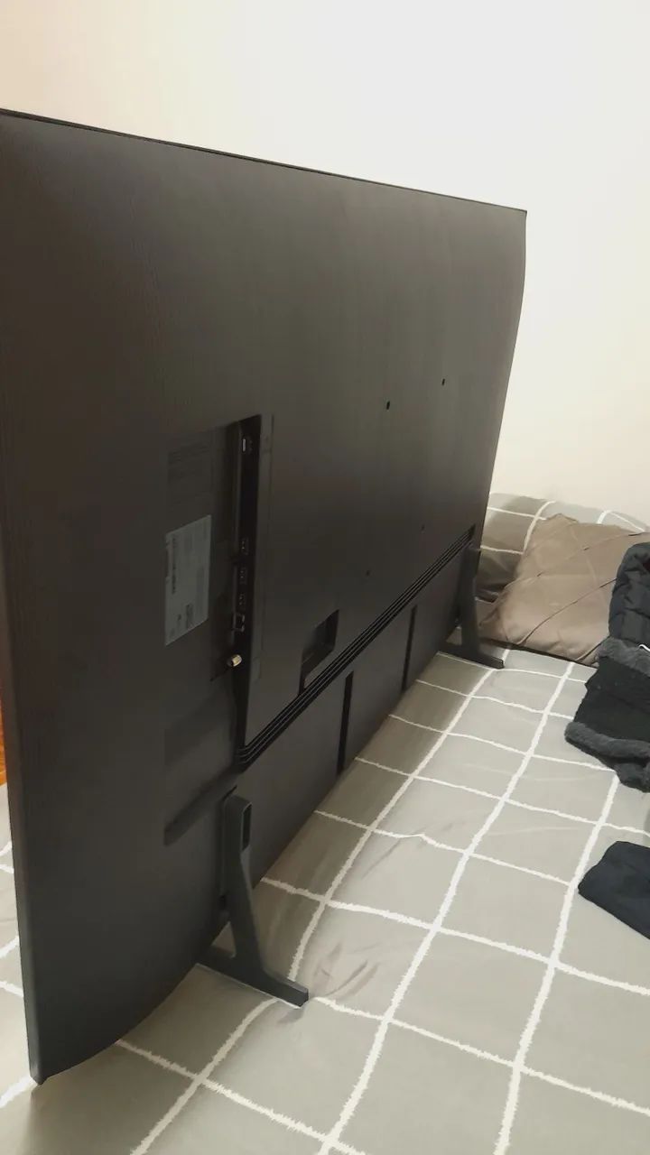 TV Samsung QN55QEF1AG QLED 4K de 55 polegadas tela queimada,6 meses de uso, retirar peças - Foto 3