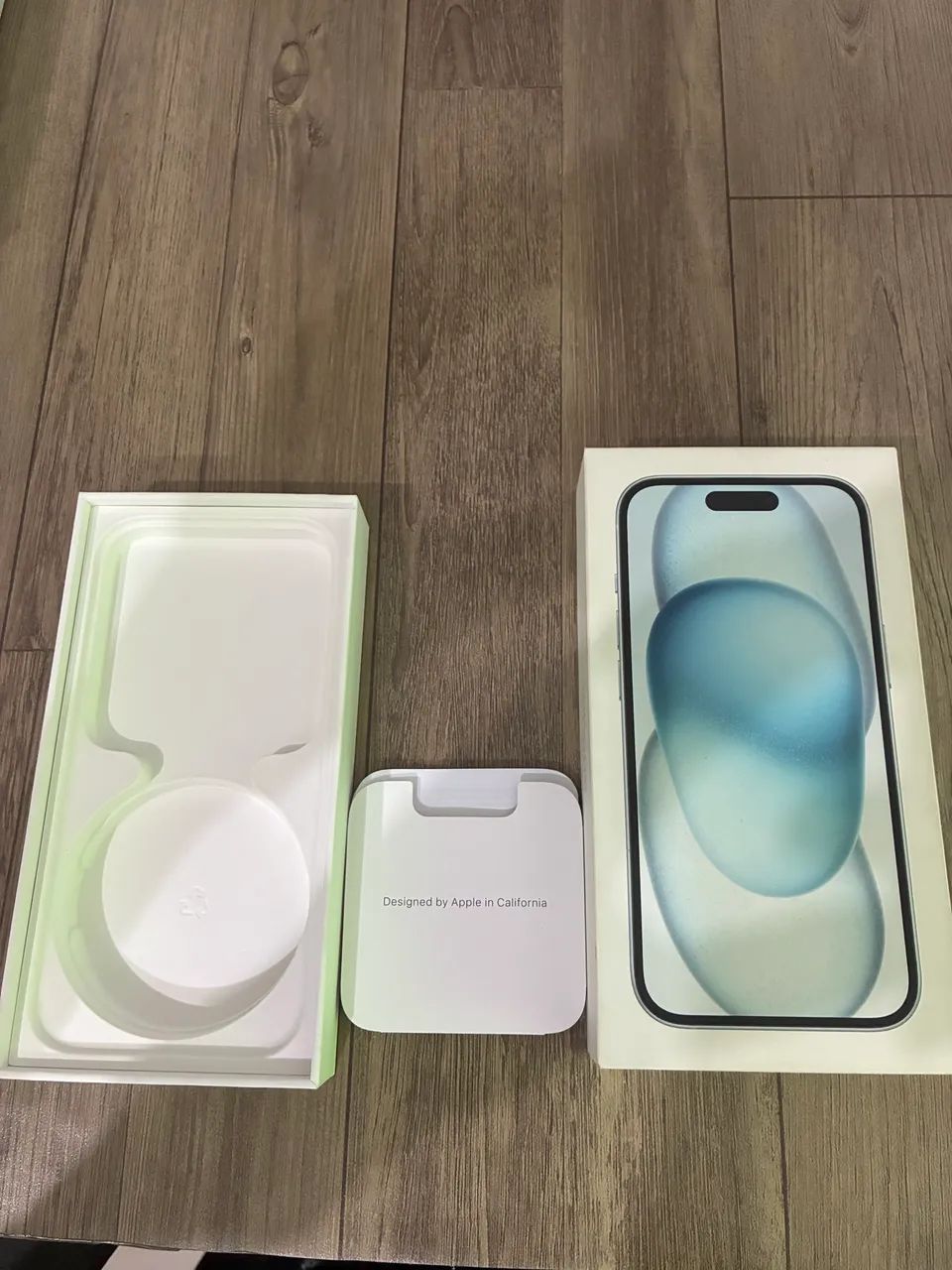 Caixa de iPhone 15 