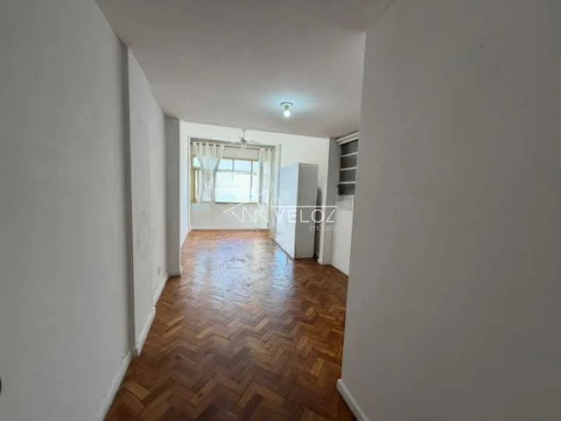 Kitnet/Conjugado : / Residencial / Botafogo