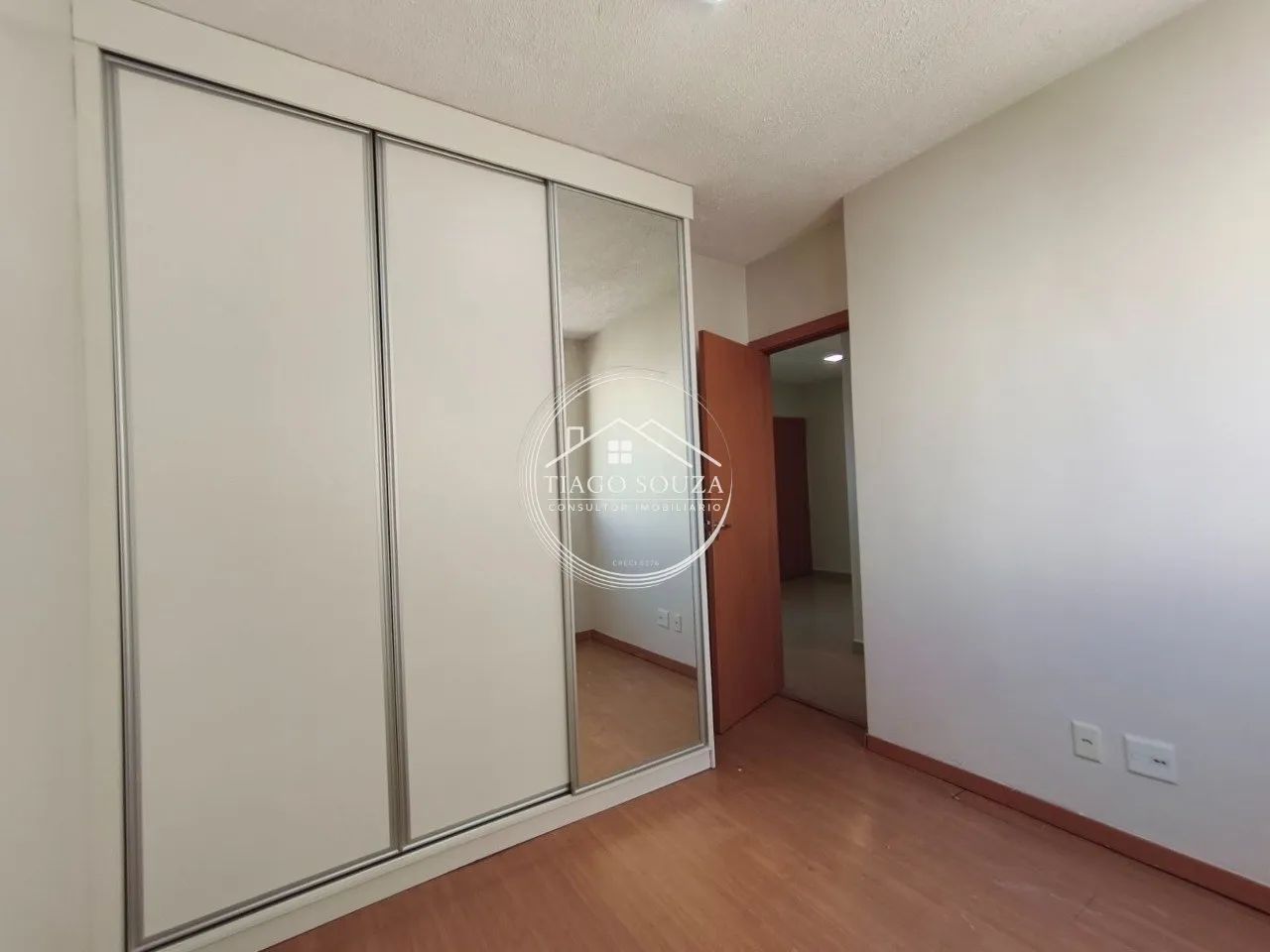 Aluga se Apartamento Semi Mobiliado no Centro - Foto 4
