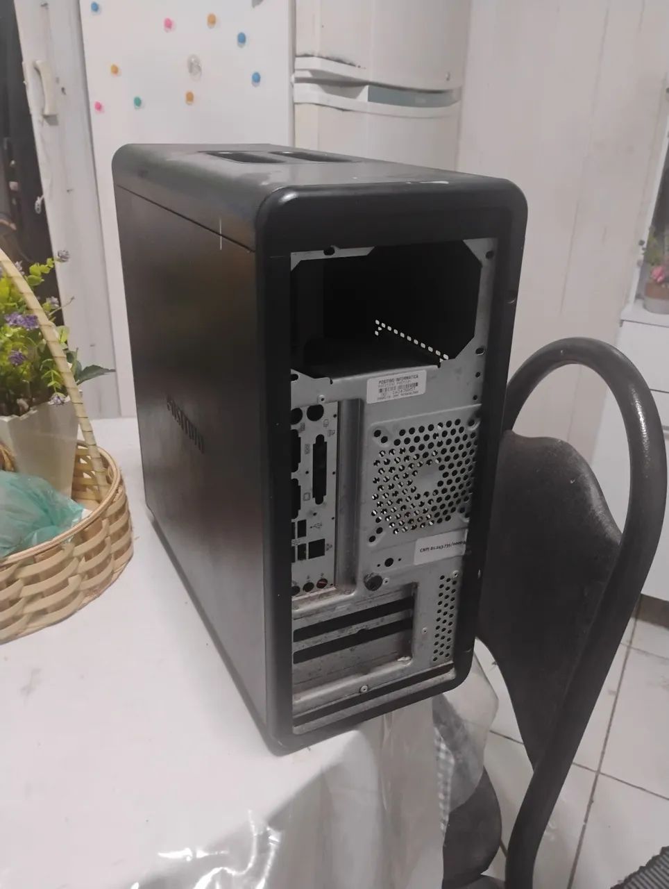 Lindo gabinete com DVD.. perfeito estado de conservação  - Foto 3