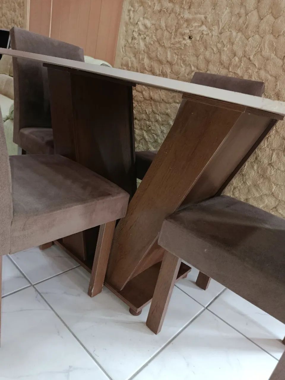 Conjunto Mesa + 4 Cadeiras   - Foto 2