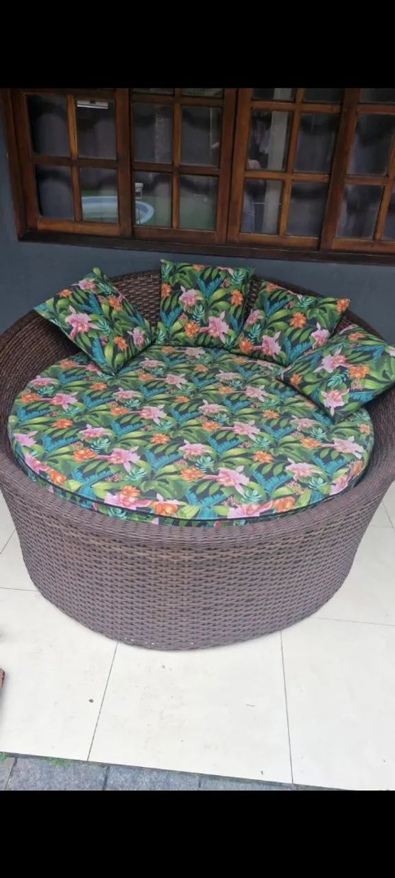 Chaise sofá de varanda muito novo 
