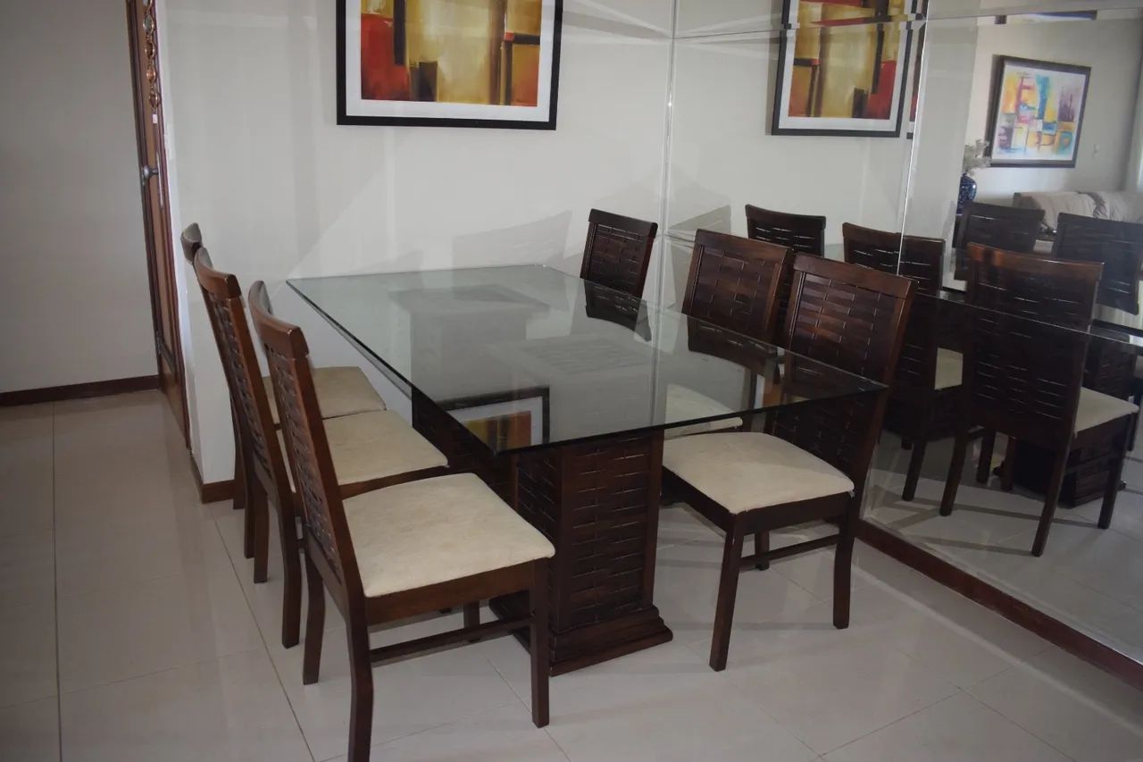 Mesa com 6 cadeiras Lar Shopping - madeira