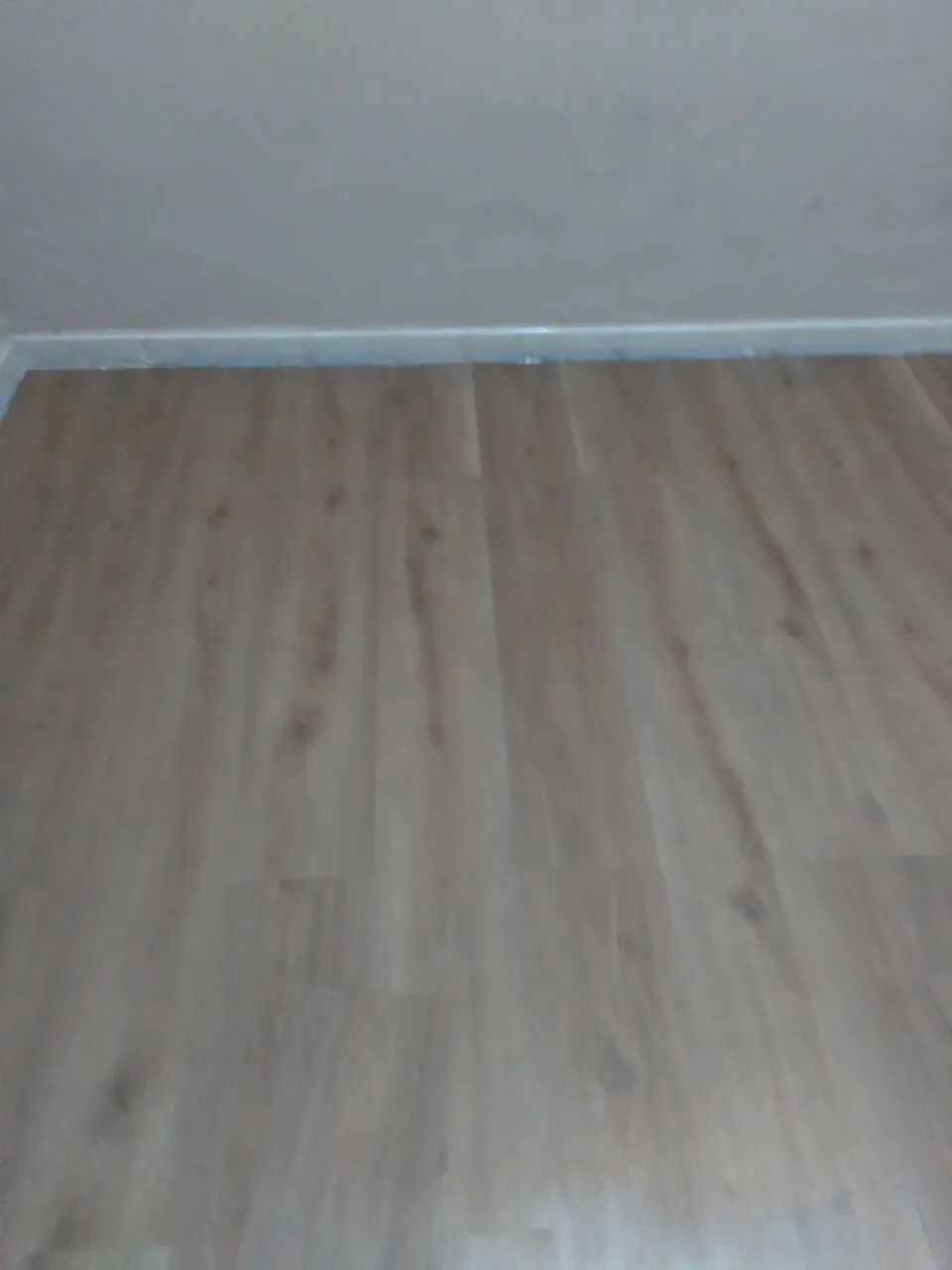 INSTALAÇÃO  PISO VINILICO  28,00