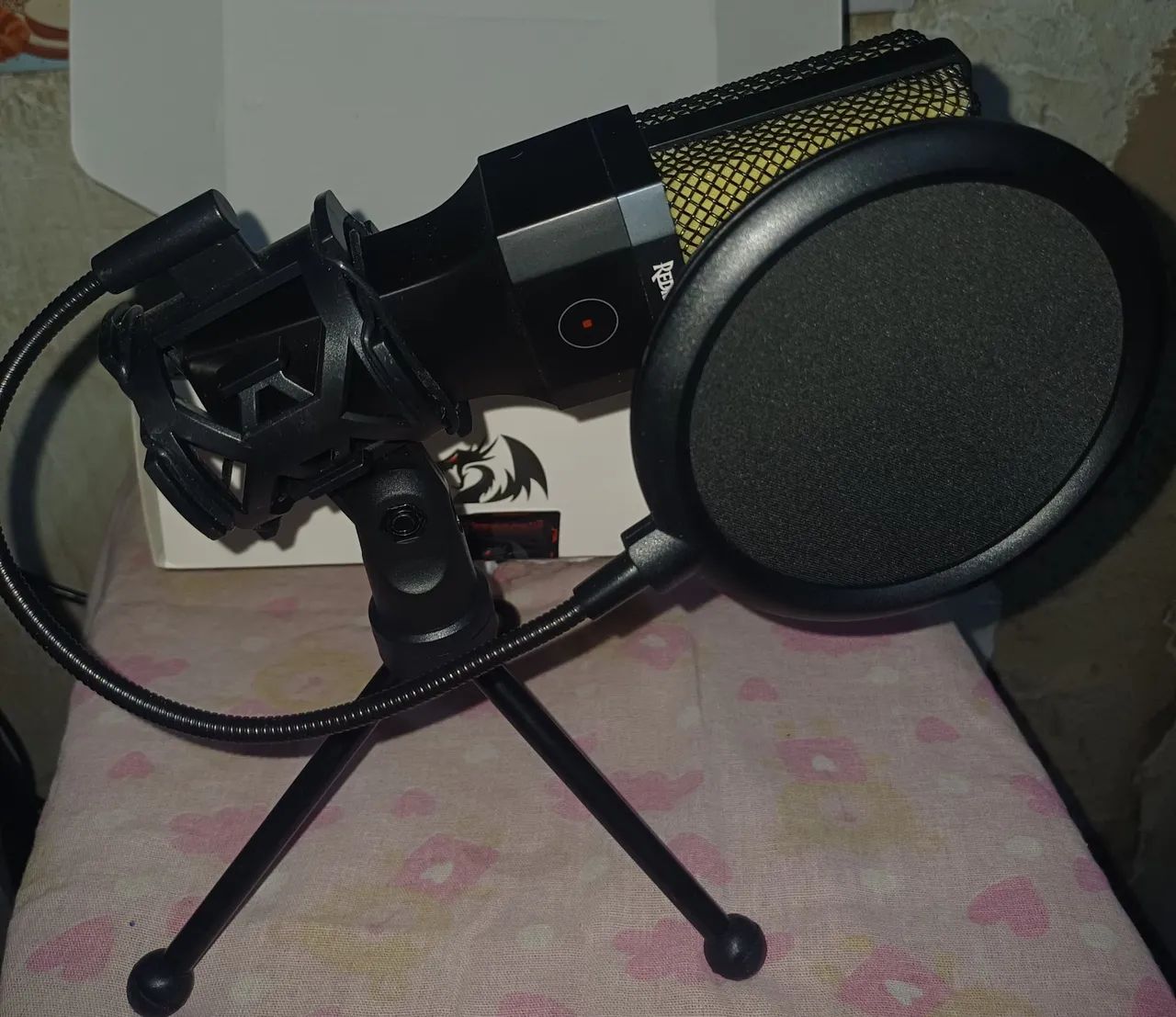 Microfone Redragon para Lives
