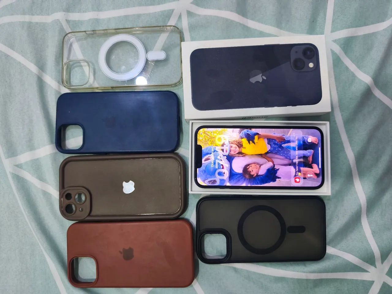 Vendo iPhone 13 impecável nunca aberto.