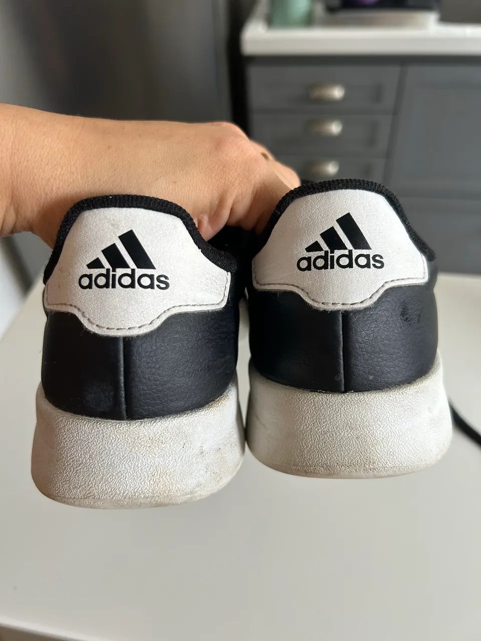 Tênis Adidas Breaknet preto com listras brancas - Foto 3