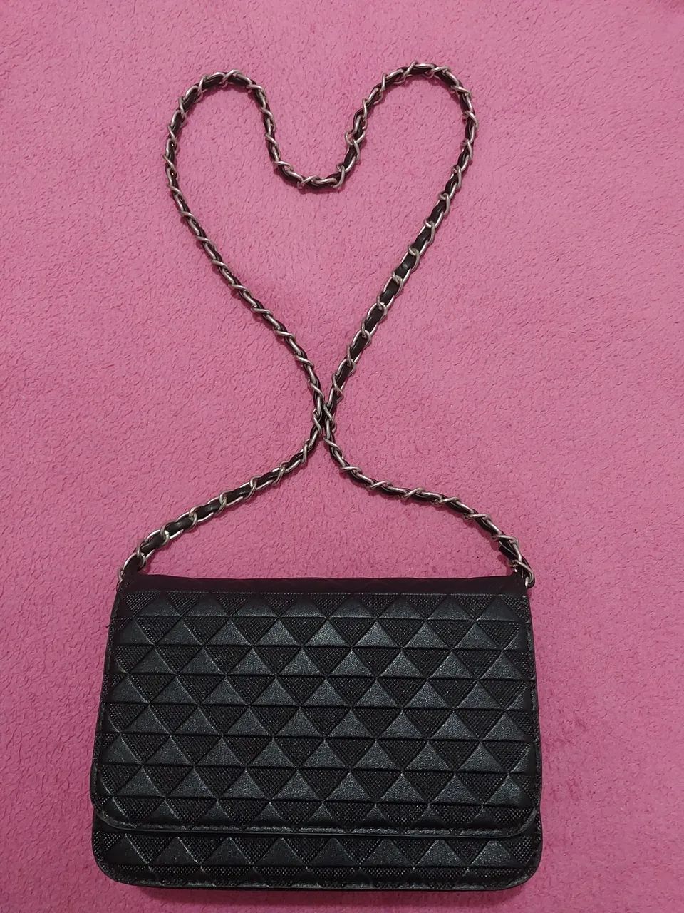 Bolsa Preta Tiracolo Renner (Alça com corrente entrelaçada) - Estado de Nova - Foto 5
