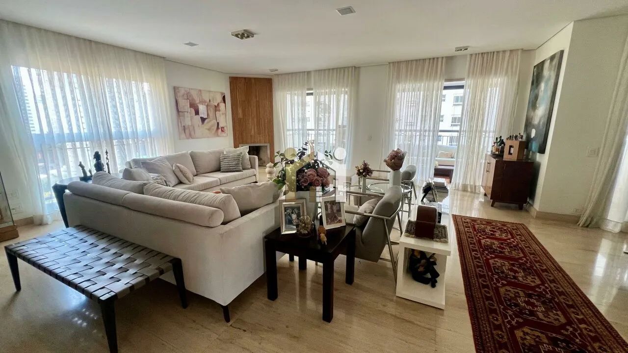 Apartamento a venda em Moema com 302m², 4 suites e 5 vagas. - Foto 2