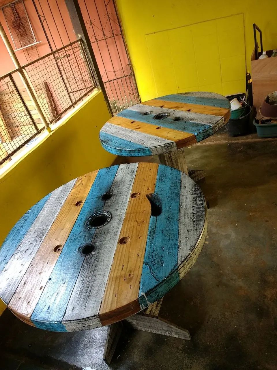 Mesa de palete rústica artesanal  - Foto 2