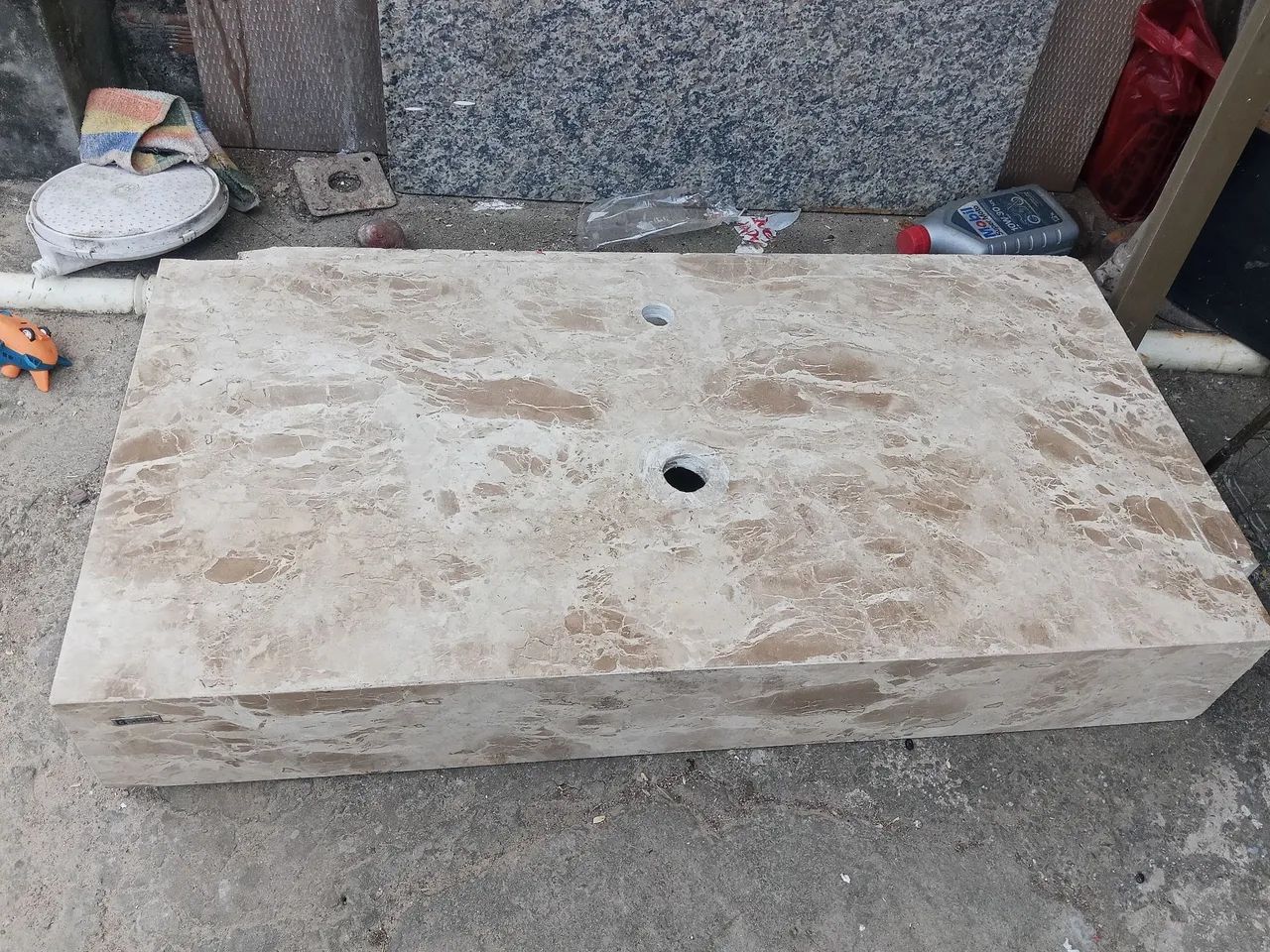 Pia em mármore 