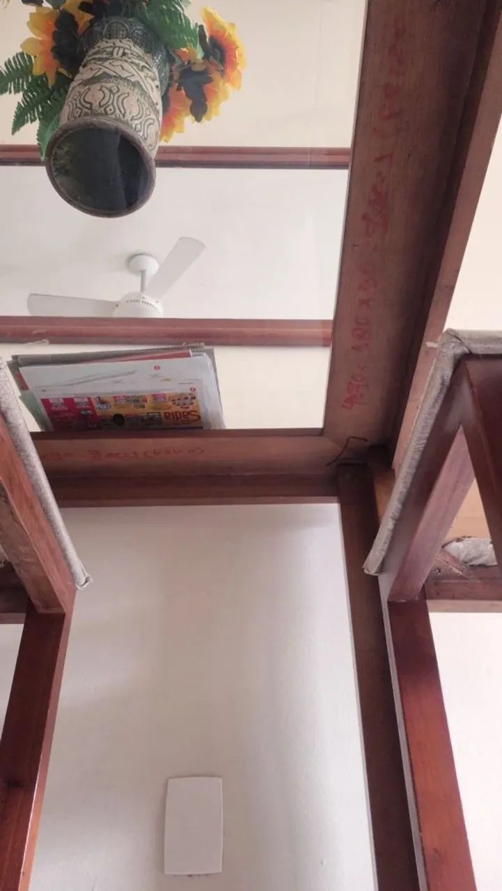 Vendo  mesa bem conservada  - Foto 4