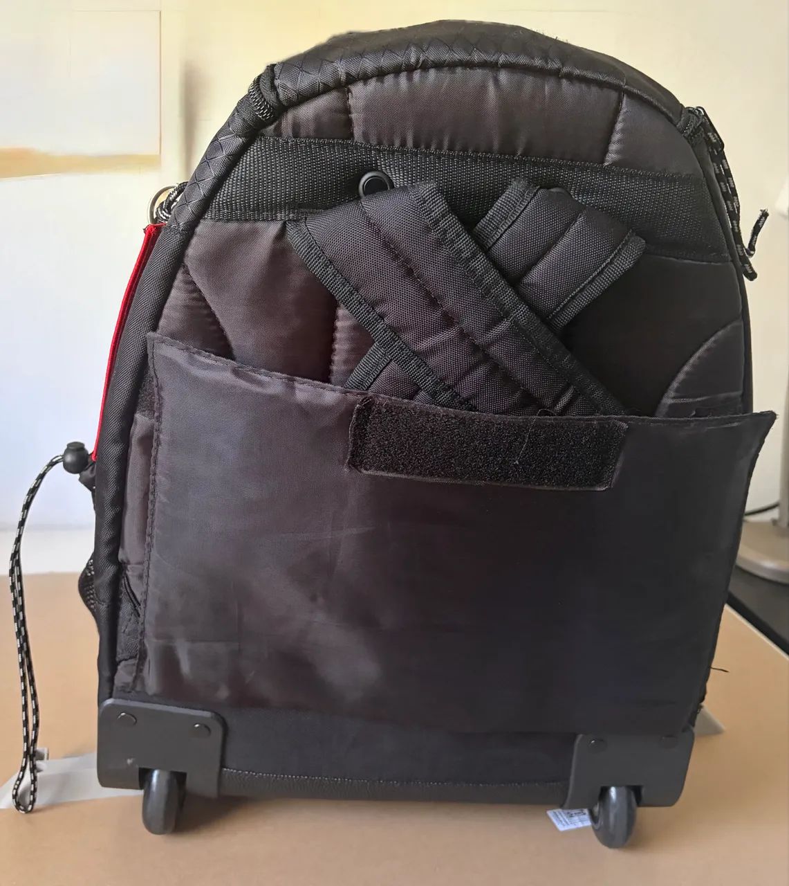 Mochila Targus com alça telescópica e rodinhas - Foto 2