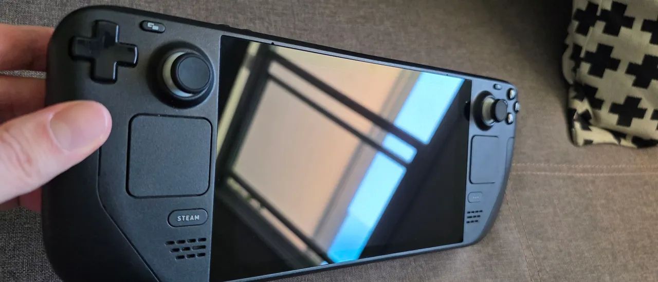 Steam Deck 256GB LCD + Hard Case de Transporte - Excelente Estado