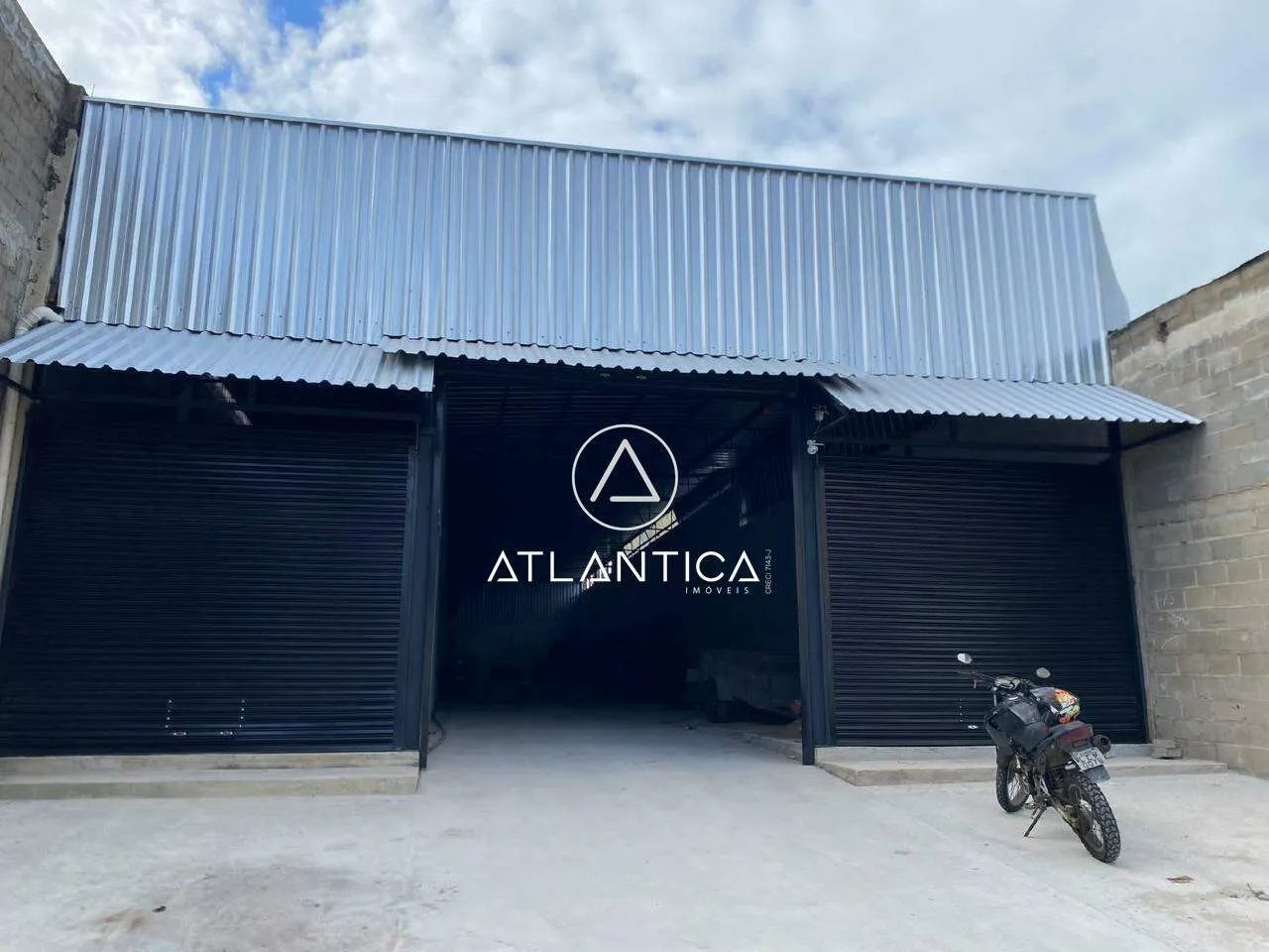 Atlantica Imóvel tem excelente Loja para Locação no Sol e Mar, em Macaé/RJ