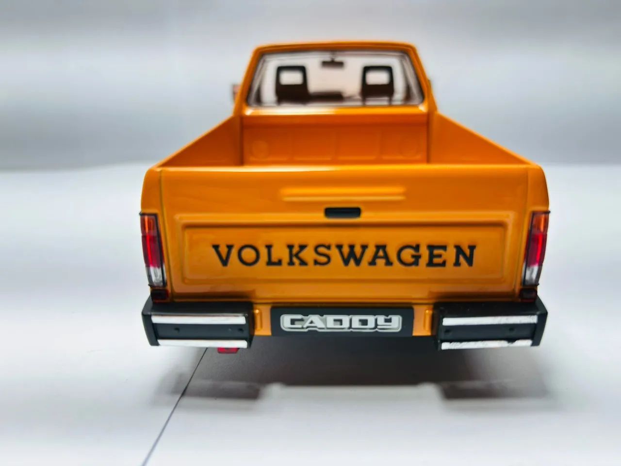 Miniatura Volkswagen Caddy 1982 1/18 - Foto 5