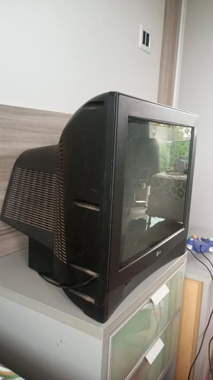 TV de tubo LG 21 polegadas 21FJ6RB com controle - Foto 4