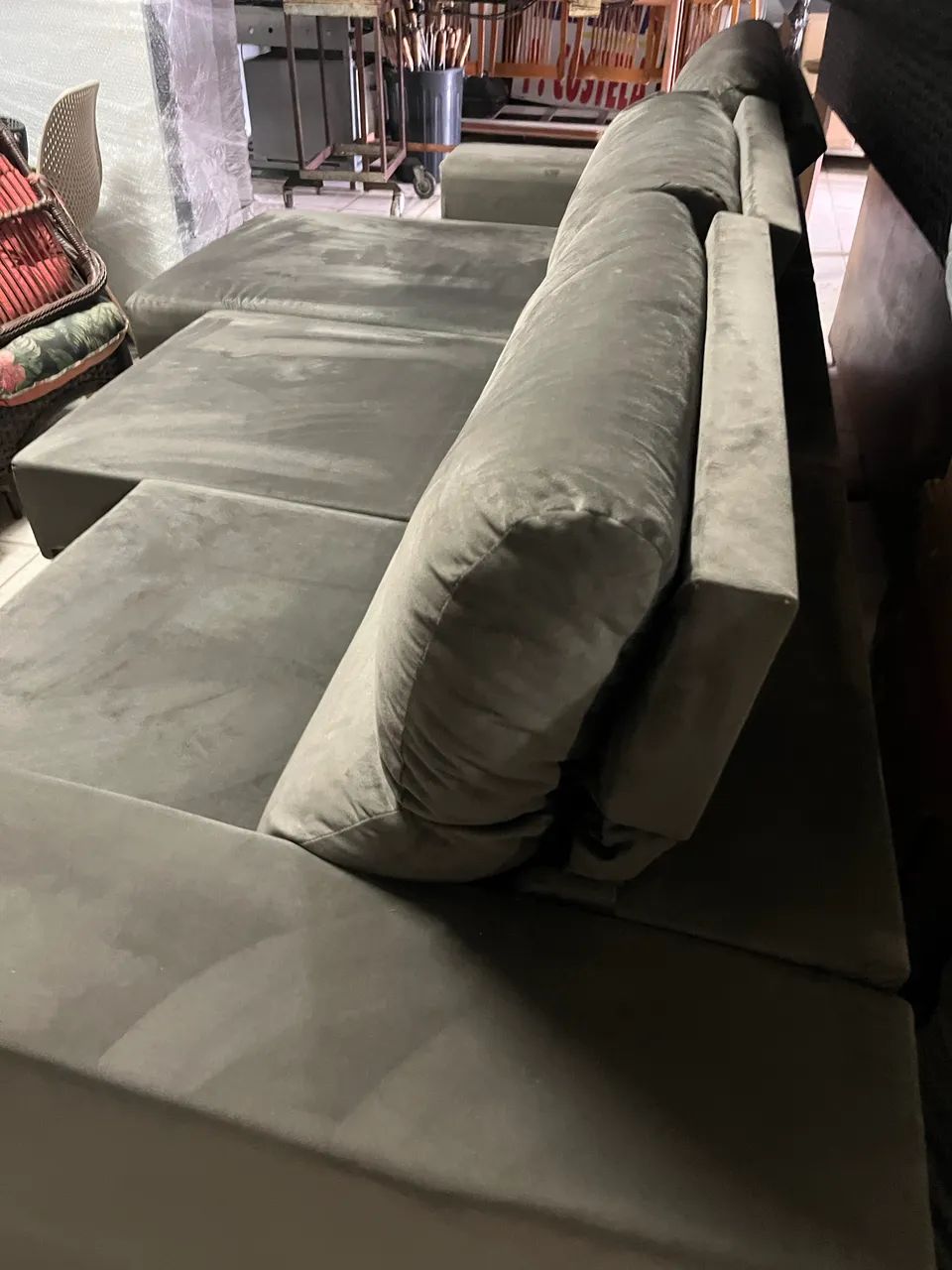 Sofá retrátil e reclinável 3,20 mts com chaise. - Foto 4