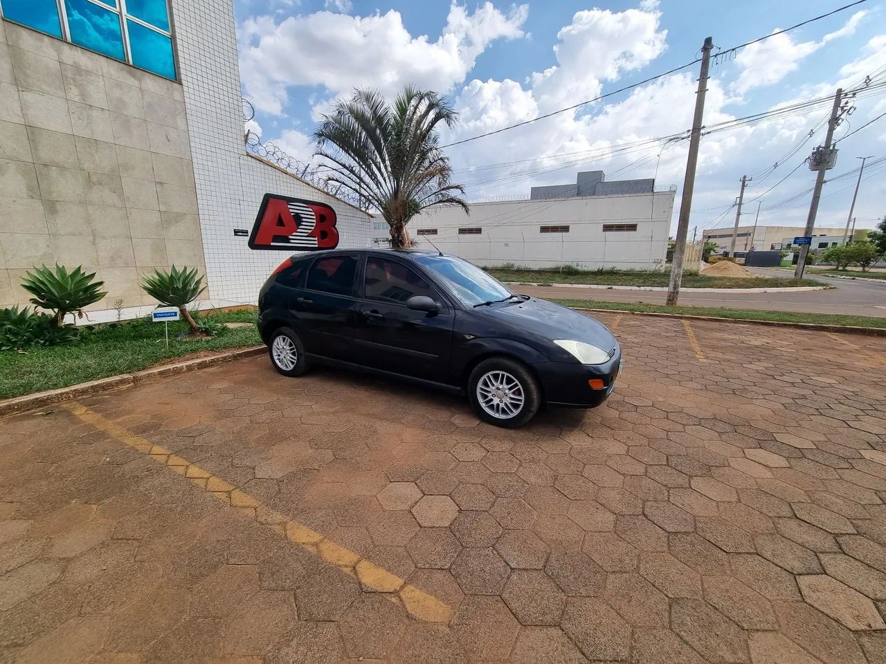 Ford Focus 1.8 16V 5P 2001