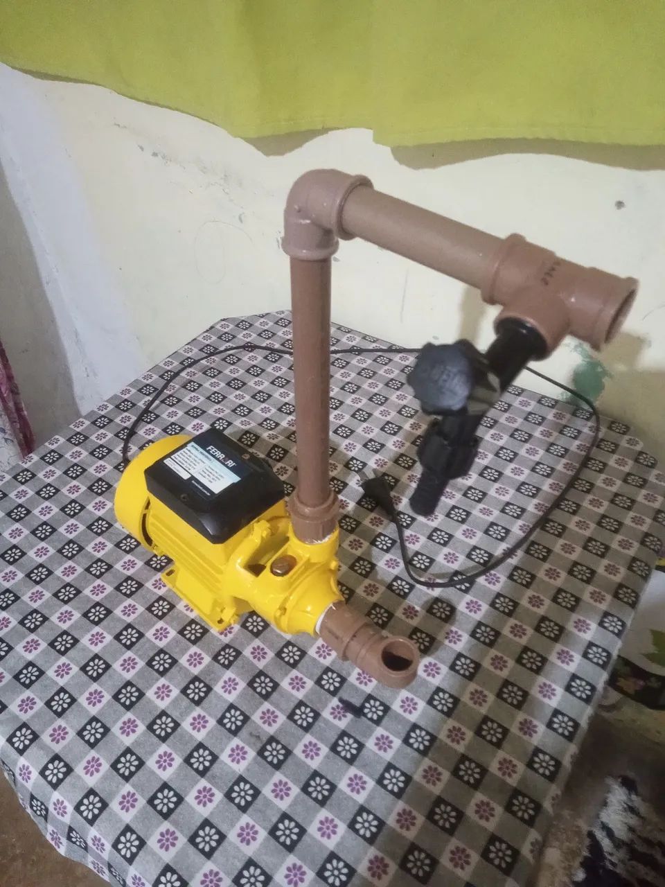 Vendo bomba d'água nova pouco usada 220