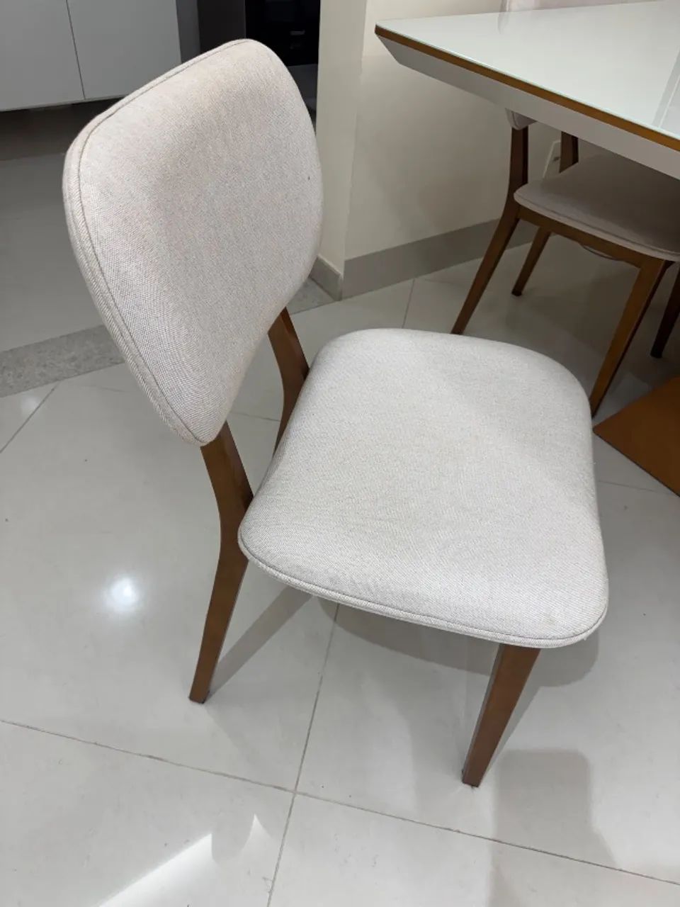 Mesa de jantar quadrada 1,5 x 1,5 com 6 cadeiras - Foto 3