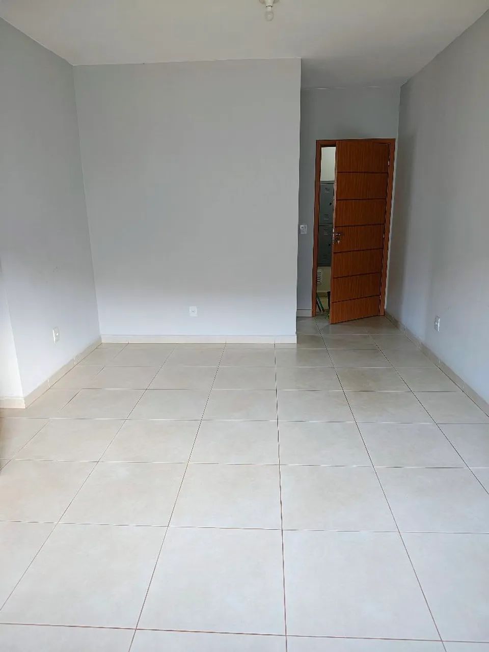 Aluga-se um Apartamento 