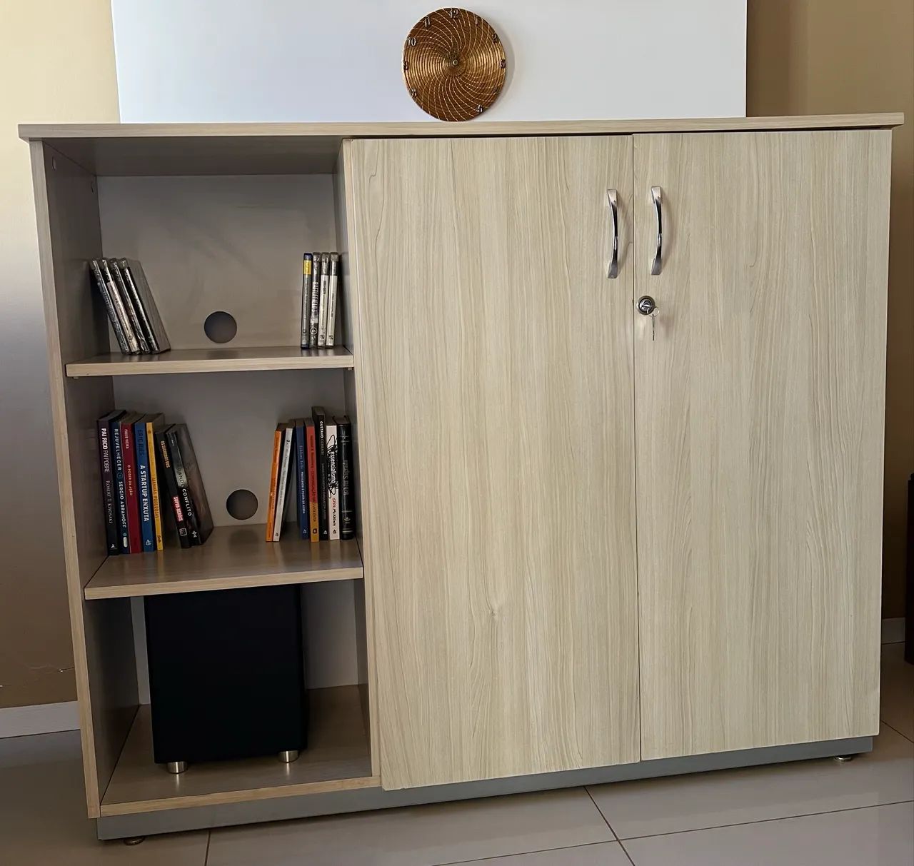 Vendo armário de escritório/comoda em MDF