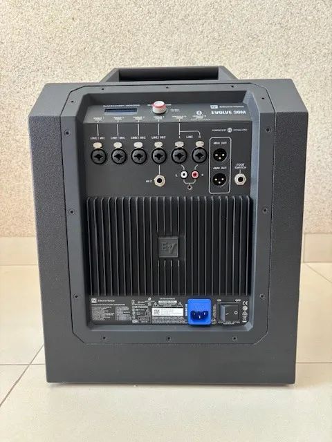 Electro-Voice EVOLVE 30M 【限定SALE】 Sistema Ev Electro-voice Evolve 30m Portable Array 1000w Preto