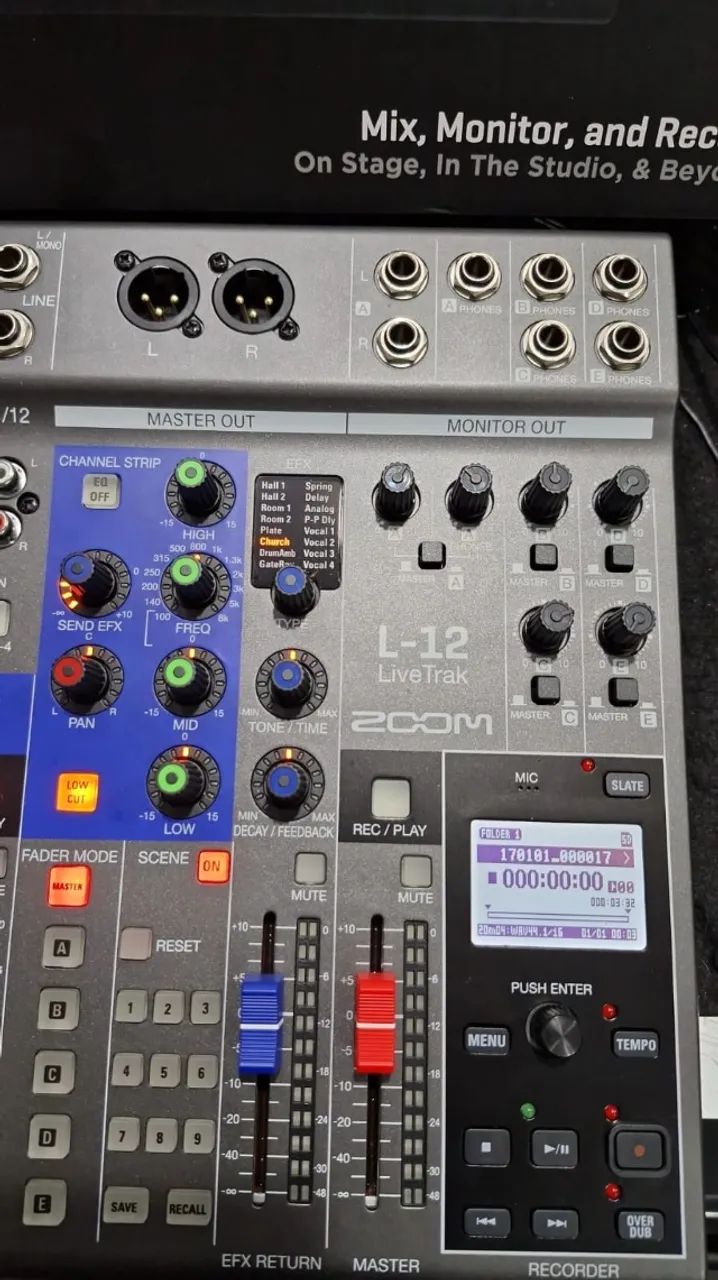 Mesa/Interface digital/Gravador ZOOM L-12  - Foto 3