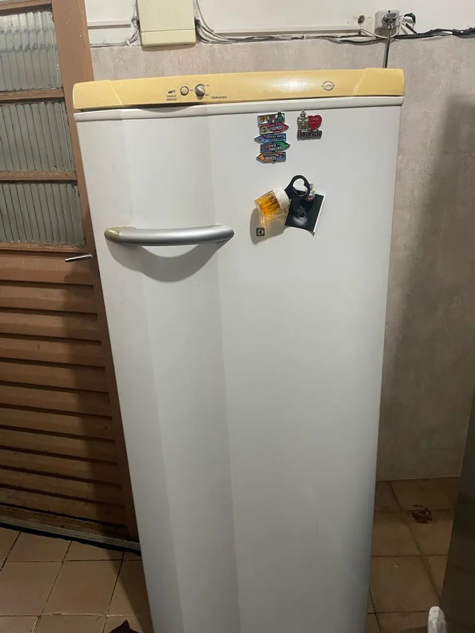 VENDO GELADEIRA ELETROLUX USADA 