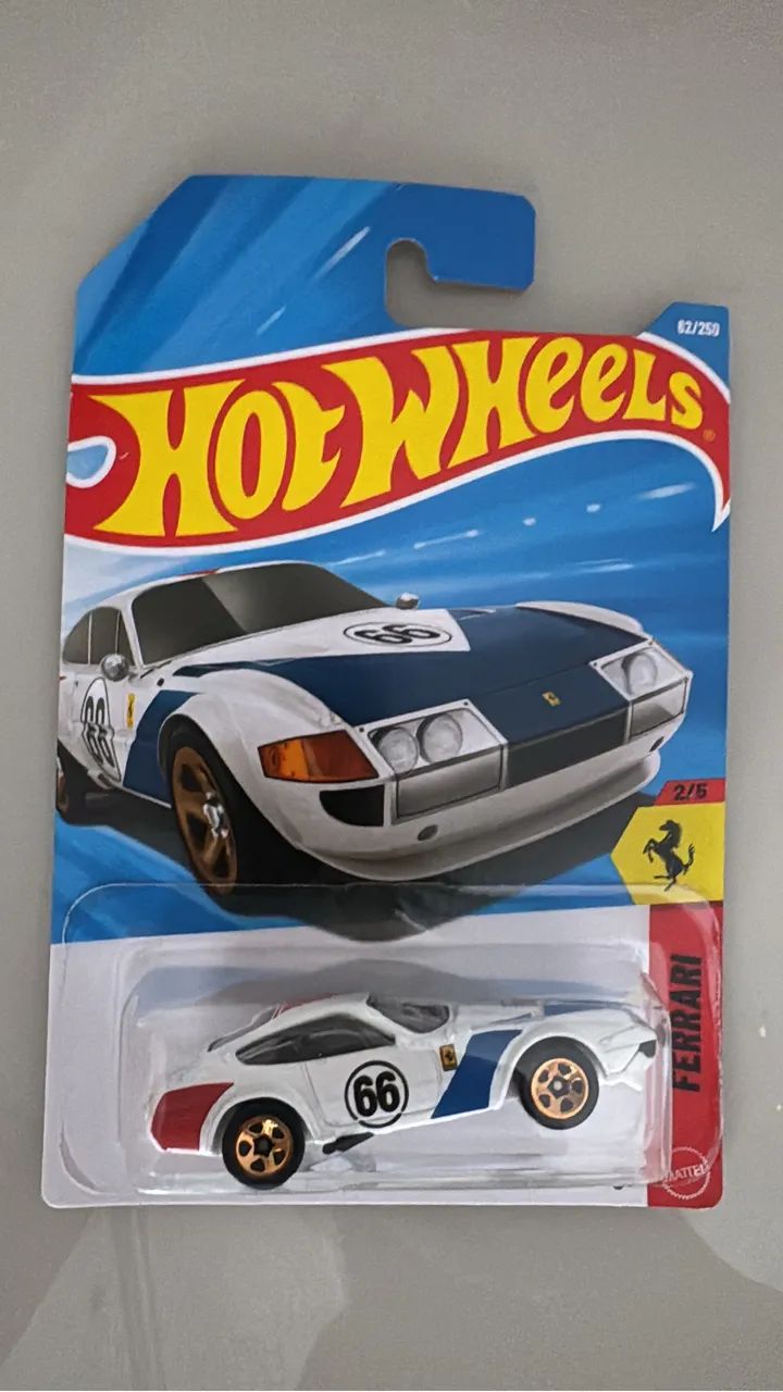 Ferrari branca 365 gtb