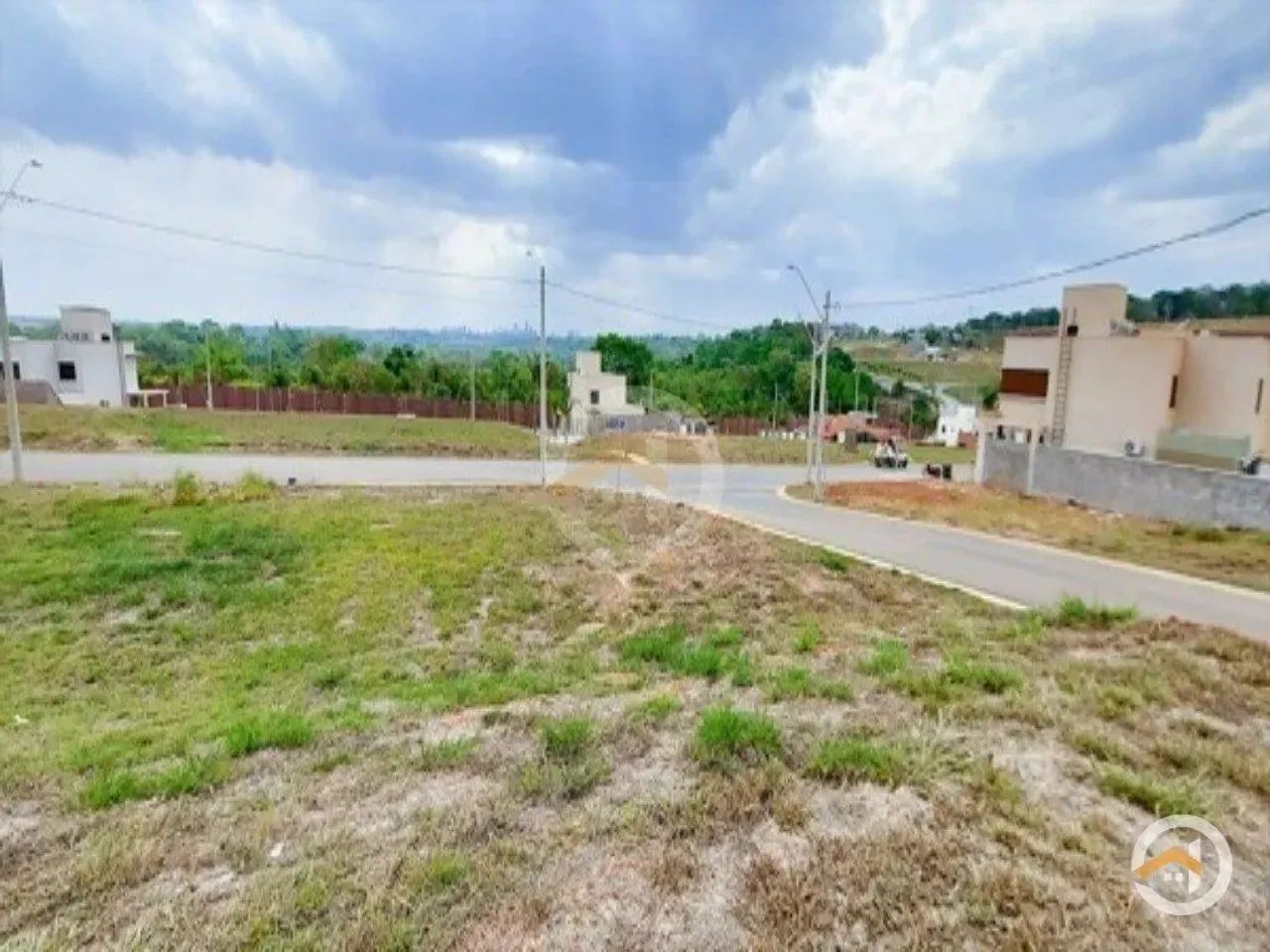 Lote de esquina com 449,73m² no Jardins Capri - Foto 3