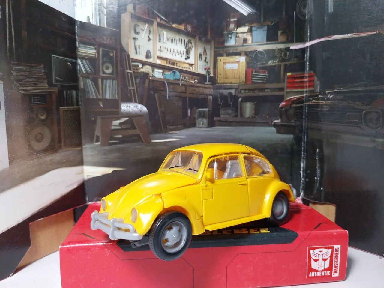 Figura Bumblebee Studios Series - Foto 3