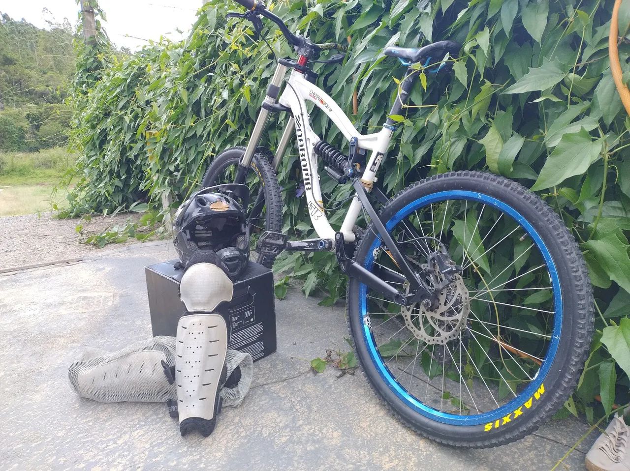 Bike de donwhil dabomb  - Foto 2