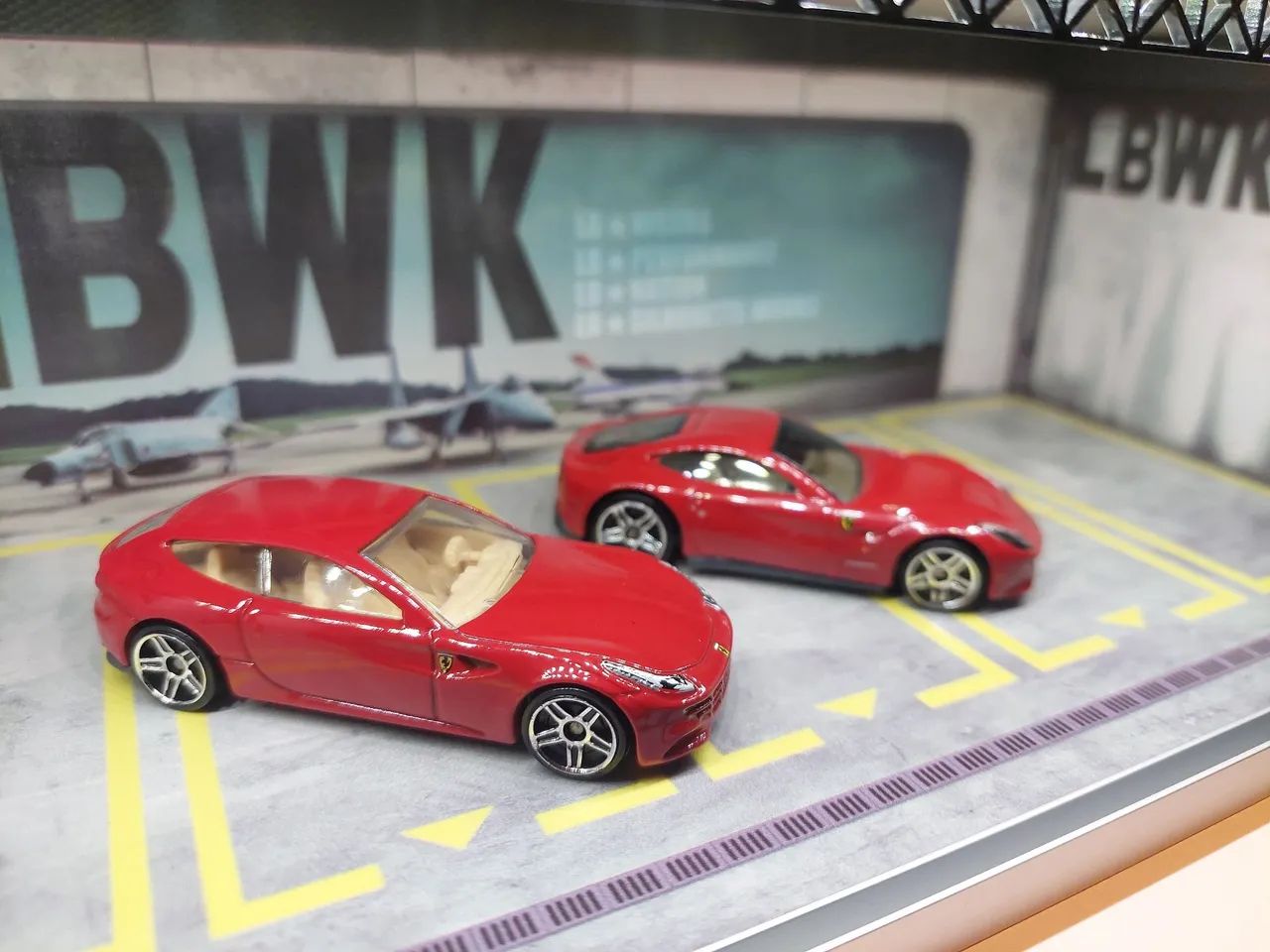 Hot Wheels Ferrari combo 2 - Foto 4