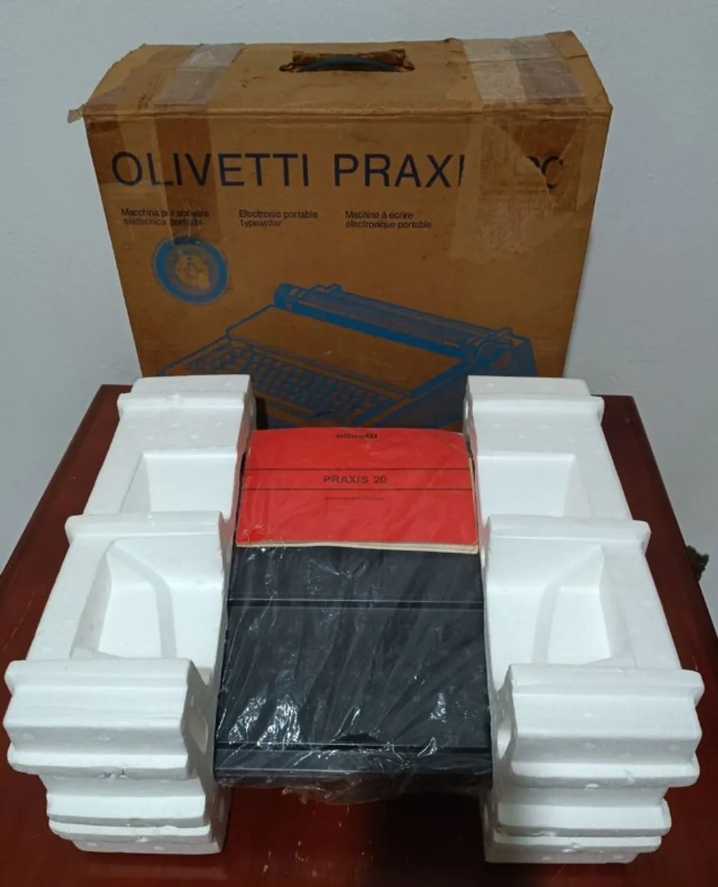 máquina de escrever olivetti praxis 20 na caixa - Foto 2
