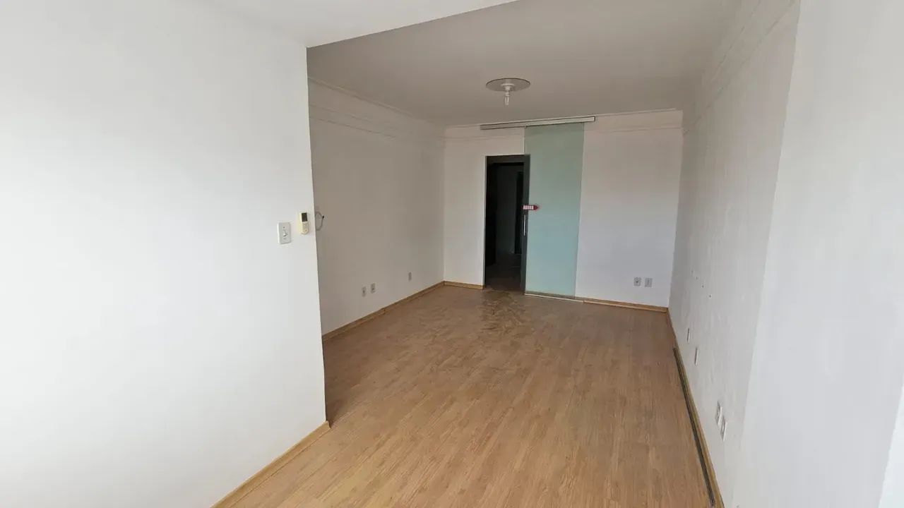 Oferta!! Sala Comercial No Ed. Profissional Center - Candelária - Foto 5