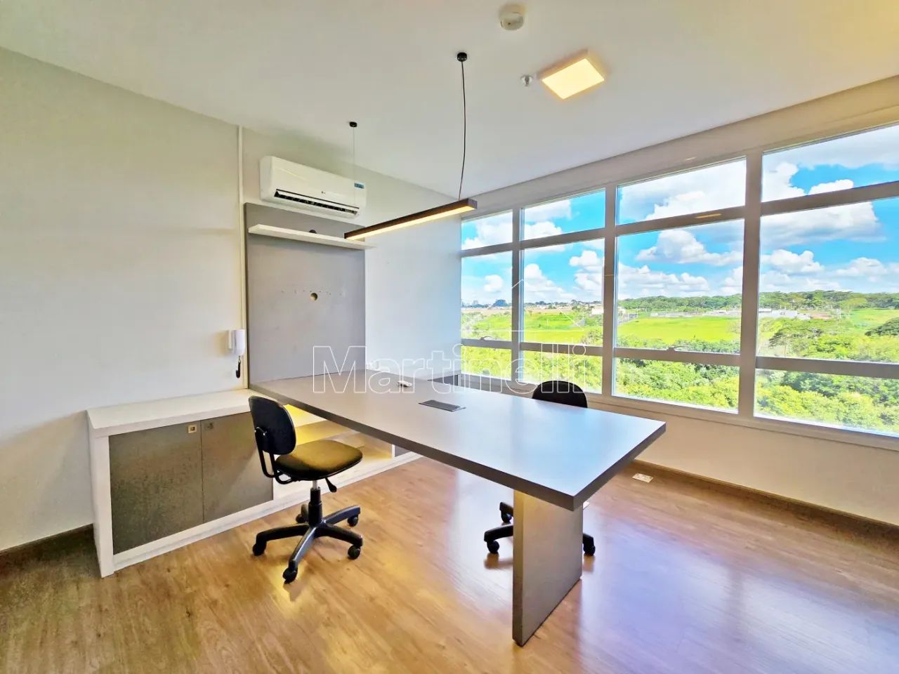 Sala comercial à venda no Edifício Neo Office Ribeirão, próximo à Rua Arnaldo Victaliano -