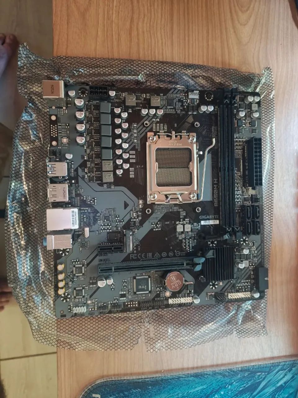Placa mãe GIGABYTE B650M H - USADA
