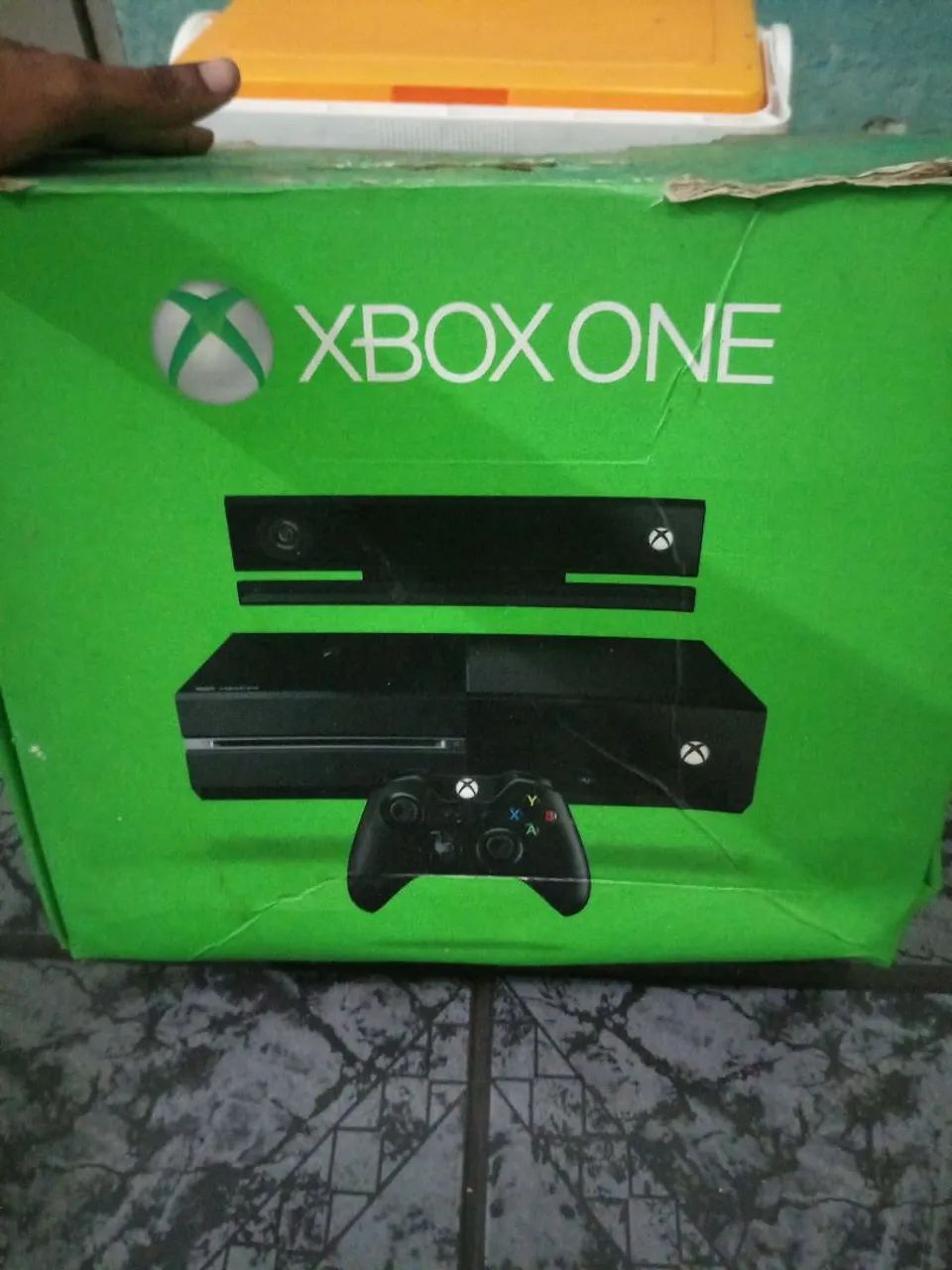 Xbox one dois controles + kitnet