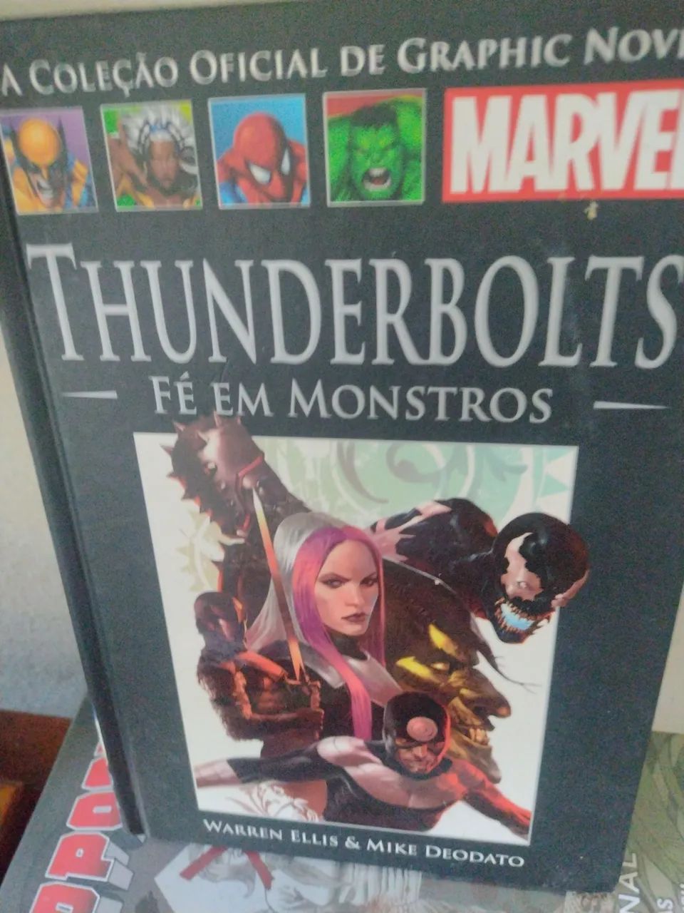Livro de aventuras "thunderbolts"