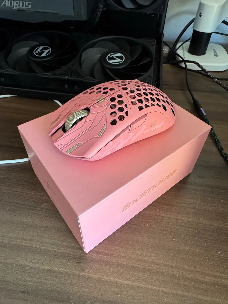 Mouse Finalmouse ULX Sakura Medium - Periféricos e Acessórios de