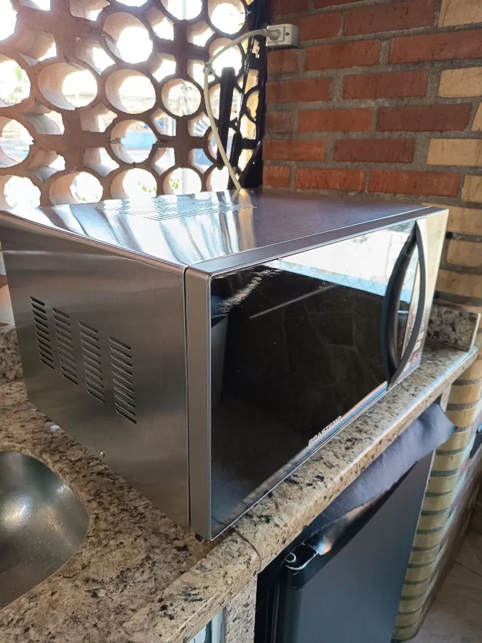 Microondas Brastemp espelhado 31L - Foto 2