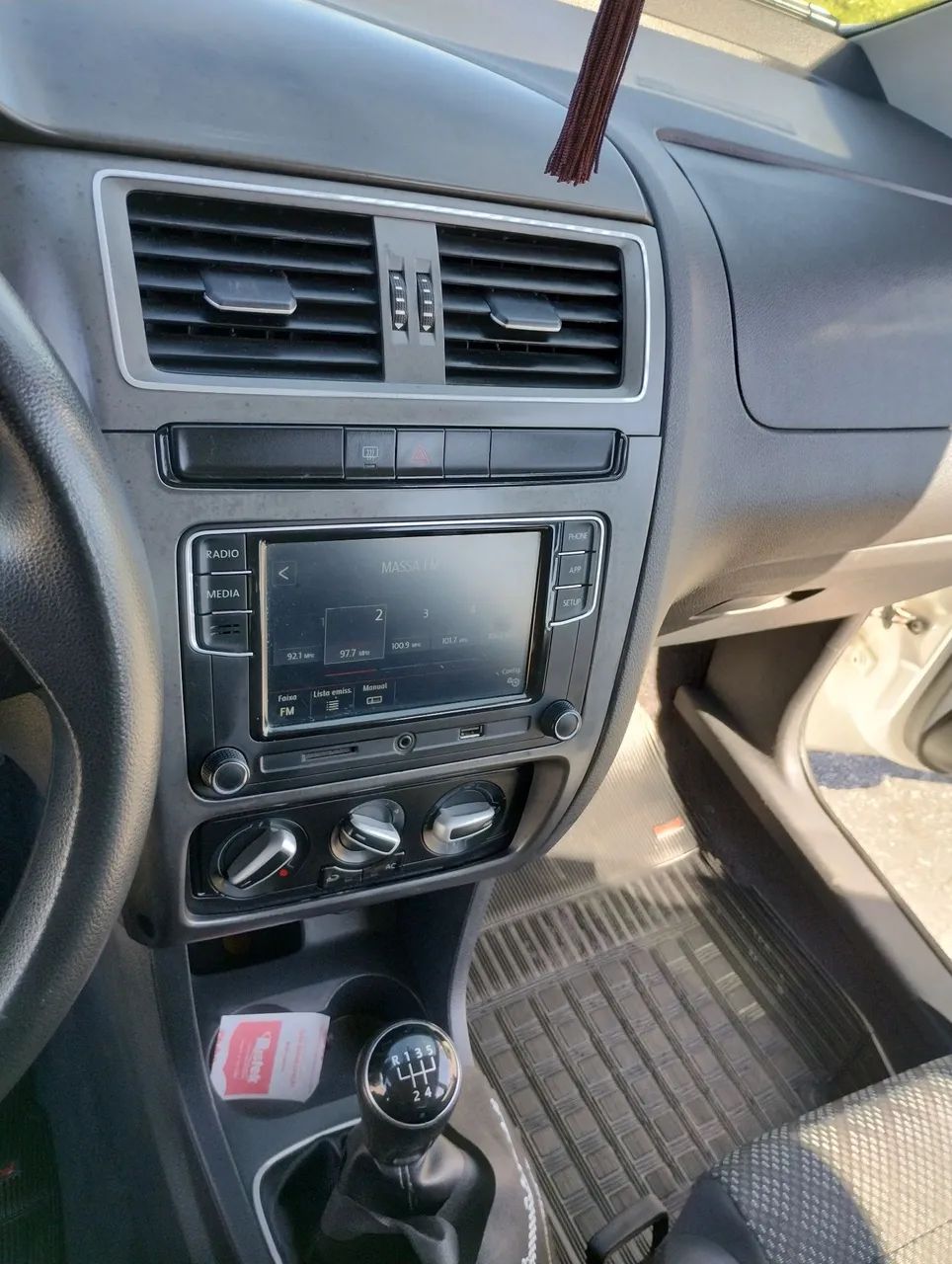 Volkswagen Fox Trendline 1.0 Flex 12V 5P 2017 - Foto 3